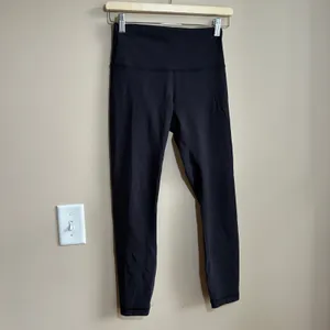 Lululemon black leggings athletic casual 23 inch inseam women's size 6 workout thumbnail 2