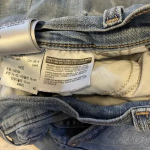 Levi Strauss Mid Length Blue Denim Women's Shorts - Casual Rolled Hem Size 30 thumbnail 11