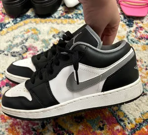 Jordan 1’s thumbnail 3