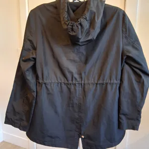 d.e.t.a.i.l.s INTL Parka in a Pocket Black Hooded Raincoat sz L Zip & Button Up thumbnail 9