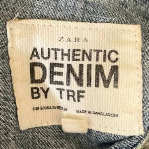 Zara Authentic Denim By TRF Blue Long Sleeve Collared Denim Trucker Jacket Sz S thumbnail 3