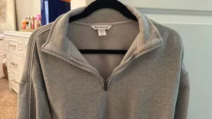 Athleta cropped gray quarter zip  thumbnail 5
