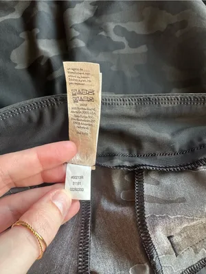 SPANX Sunshine 6” pull on shorts dark camo size large style 50213R thumbnail 6