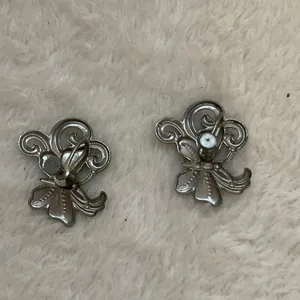 Elegant Silver Bow Earrings thumbnail 4