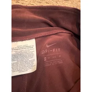 Nike Dri-FIT Burgundy Cropped‎ Running Leggings XS Athletic Workout Pants thumbnail 3