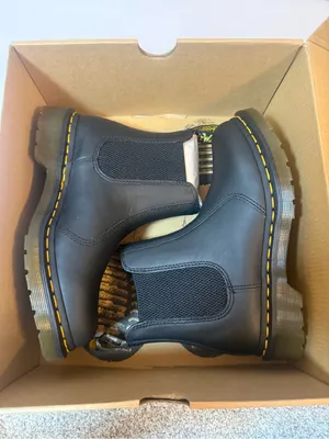 Dr. Martens Women's 2976 Nappa Leather Chelsea Boots‎ thumbnail 5