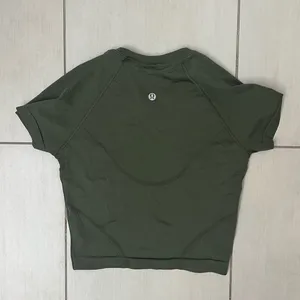 Lululemon Swiftly Tech Cropped Short Sleeve 2.0 thumbnail 3
