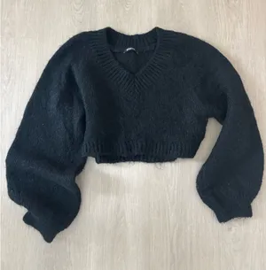 Gina Tricot Cropped Sweater thumbnail 1