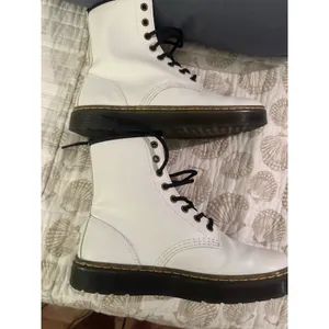 Dr. Martens Boots 101 YS Casual Lace-Up Ankle Smooth White Leather Womens Size 7 thumbnail 2