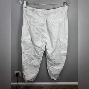 Brandy Melville Women's/Junior's White Jemma Cargo Pants Size M/L‎ thumbnail 3