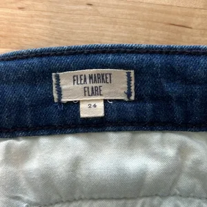Madewell Mid-Rise Flea Market Flare Jeans, 24 thumbnail 11