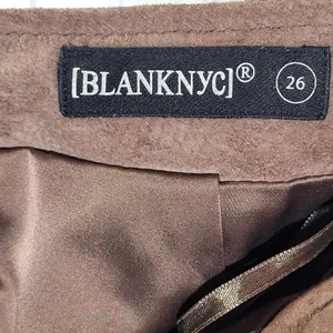 BLANKNYC Women's Brown Faux Suede Mini‎ Skirt Size 26 Zipper Front Pockets thumbnail 4