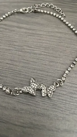 Bling Bling Double Butterfly Shape Claw Chain Anklet thumbnail 3