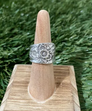 Ring Size 7 Silver thumbnail 1