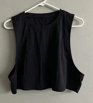Women’s Lululemon Athletica Black Sleeveless Muscle Tank Crop Top Workout Gym thumbnail 1