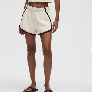 Lululemon Scuba Mid-Rise Oversized Short 3" Trim Light Ivory / Black NWT thumbnail 16