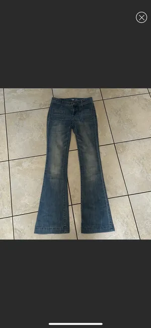 Gap Flare Jeans thumbnail 5