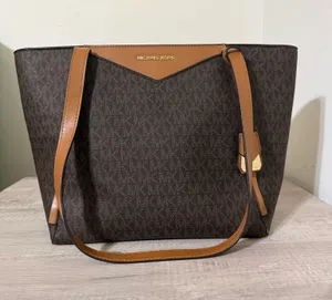 Michael Kors Purse thumbnail 1