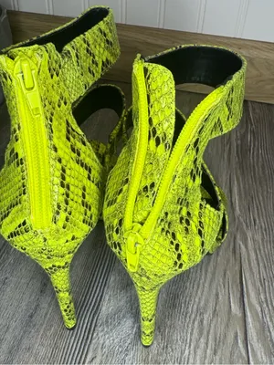 Steve Madden Mira Sandle Heels Neon Green Yellow Snake Print Ankle Strap Women 8 thumbnail 5