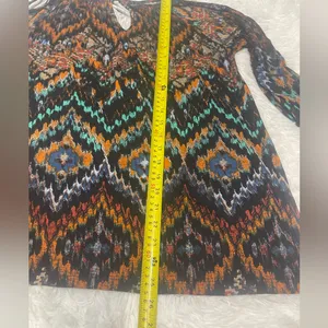 Cupio chevron multi color cold shoulder top shirt woman’s medium thumbnail 8