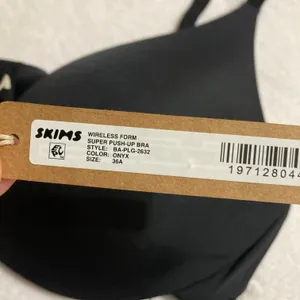 SKIMS Wireless Super Push Up Bra 36A thumbnail 5