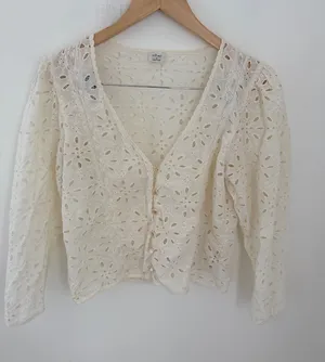 Wilfred Aritzia White Cotton Eyelet Cardigan V-Neck Puff‎ Sleeve Top Size M thumbnail 1