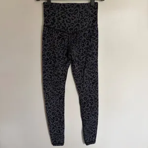 Athleta Elation Ultra High Rise XXS Grey Black Leopard Animal Print Legging thumbnail 7