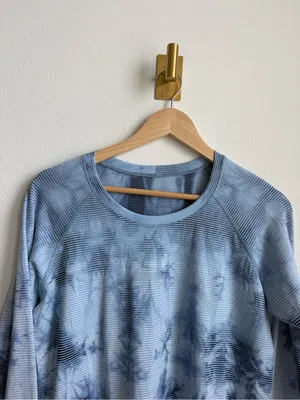 Lululemon Swiftly Tech Long Sleeve Tie Dye Thumbhole Top Blue Women's 10 thumbnail 6