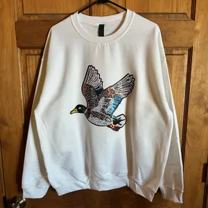 Cabela's Duck hunting sweater White Sweatshirt sequin glitter mallard Duck! Size Large thumbnail 2