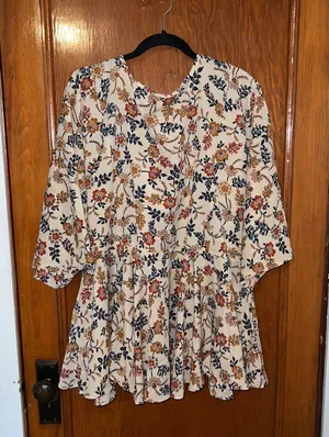 LA Women’s Floral Blouse thumbnail 2