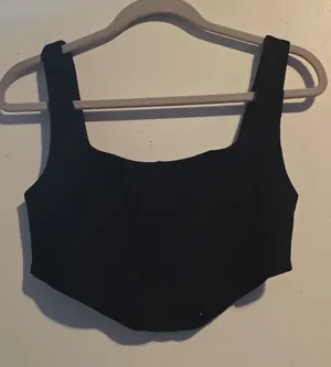 Princess Polly Black Square Neck Cropped Tank Top thumbnail 1