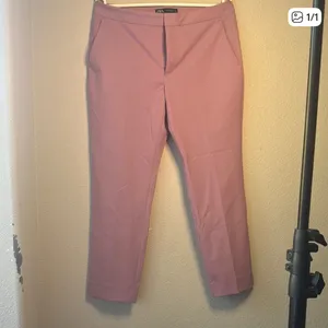 Zara Soft Pink Cropped Women's Pants thumbnail 2