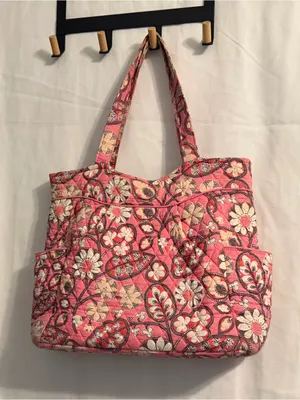 UPDATE Vera Bradley Floral Purse Shoulder Bag WEAR fading small hole corners thumbnail 1