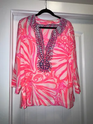 Lilly Pulitzer–style embroidered tunic/top thumbnail 1