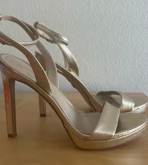 sam edelman gold heels thumbnail 1