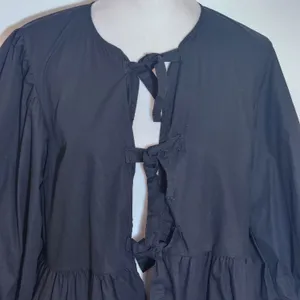 Black Tie thumbnail 4
