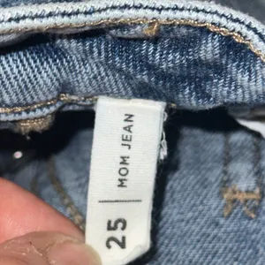 PacSun Distressed Buttonfly Mom Jeans thumbnail 7