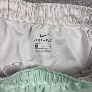 Nike Running Shorts Womens Medium Green 3 In Dri-FIT Lined Athletic thumbnail 2