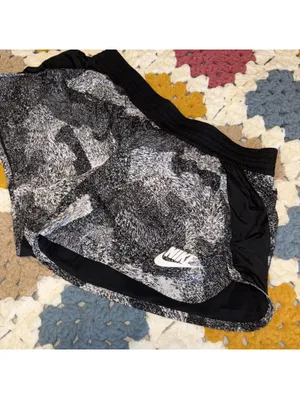 Nike Printed Black and White Athletic Running Shorts Woman’s Large Stretch Waist thumbnail 2
