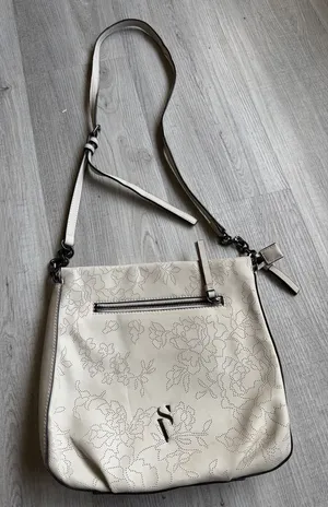 Simply Vera Vera Wang Beige Floral Embossed Crossbody Bag Neutral Purse thumbnail 1
