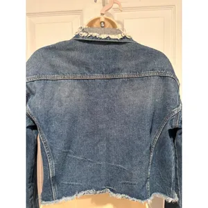 ZARA Trafaluc Cropped Denim Jacket Distressed Raw Hem Blue S 5252/215/400 thumbnail 3