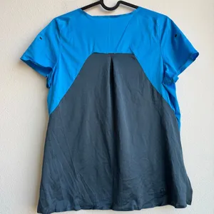 On Cloud Core T Performance T-Shirt Woman’s Size Medium Malibu Grey Running Gym thumbnail 8