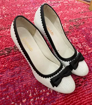 Fredrick’s Of Hollywood Heels thumbnail 2