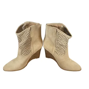 Crown Vintage Women’s Beige Suede Western Wedge Ankle Boots Size 7.5 thumbnail 2