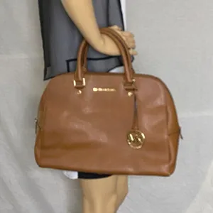 Michael Kors Medium Brown Leather Handbag thumbnail 8