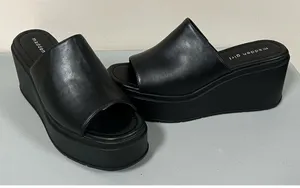 Steve Madden Black ‘Wiindy’ Leather Peep-Toe Open-Toe Chunky Platform Slides Heels Sandals Shoes Size 9 🥀 thumbnail 1