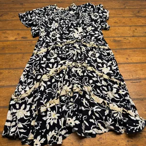 Anthropologie Black White Gold‎ Floral Tiered Ruffle V Neck Dress Size S thumbnail 8