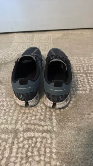 On Cloud Shoes thumbnail 2