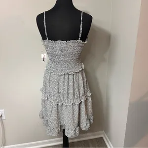 NWT Jessica Simpson Smocked Dress in Size Large thumbnail 4