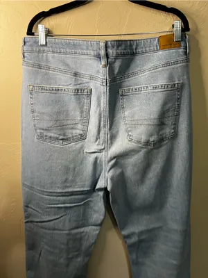 American Eagle Mom Straight High Rise Distressed Light Wash Denim Jeans thumbnail 8